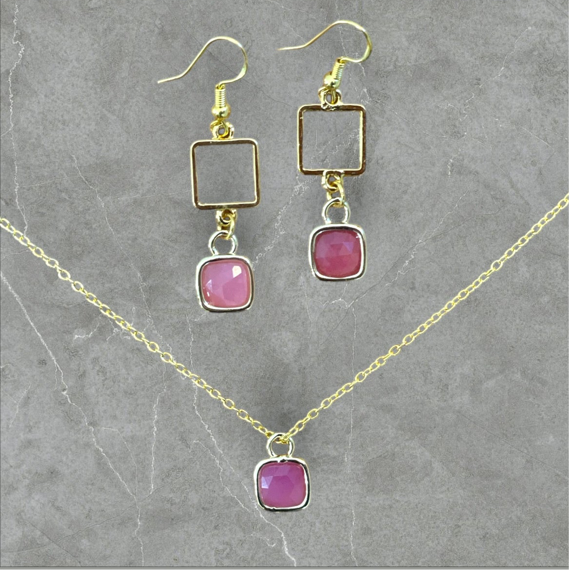 V-Day Rose Quartz Circle Charm-Gold